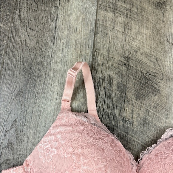 40C Torrid‎ Light Pink Lace Bra - Picture 5 of 15